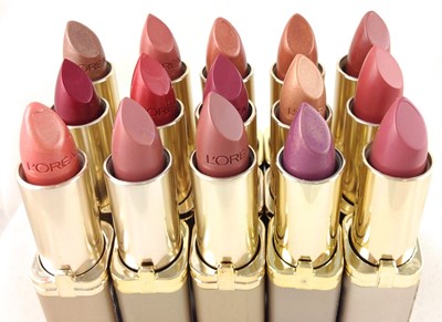 L'Oreal Colour Riche Lipcolour Merek lipstik yang tidak membuat bibir hitam dan kering