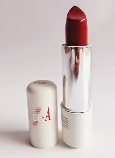 Gambar 3. Lipstik Red-A No. 627 (sumber beautydoodle.com